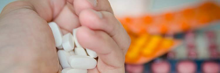 Pain Medication: 5 Signs and Symptoms of an Addiction to Pain Meds